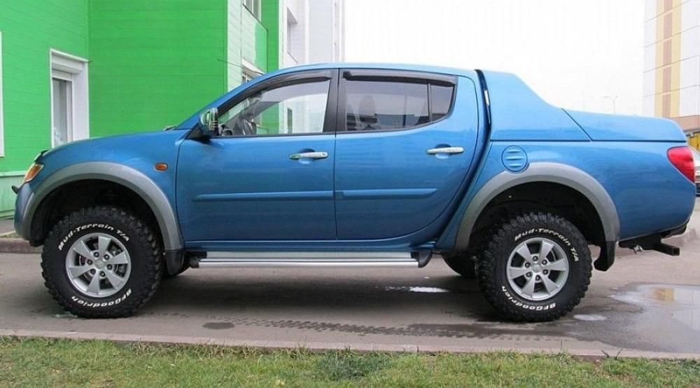 Дефлекторы SIM для окон Mitsubishi L200 2006-2015. Артикул SMIL2000632