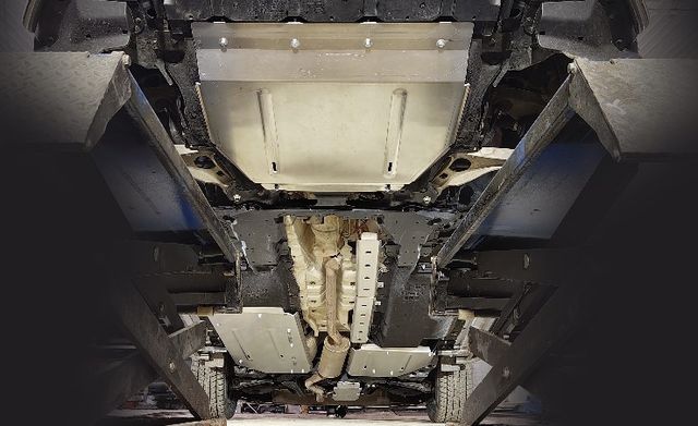 Защита алюминиевая ТСС (4 мм) для картера, КПП, трубопровода, бака и заднего редуктора Nissan X-Trail T33 4WD HYBRID 2022-2026. Артикул ZKTCC00684K