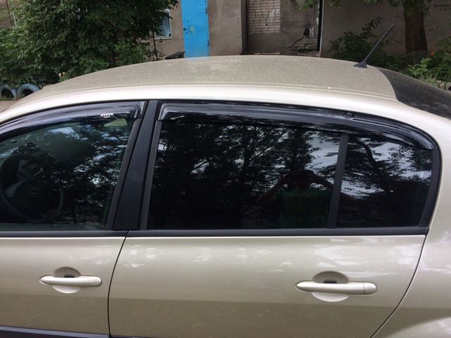 Дефлекторы V-Star для окон Renault Megane II седан 2002-2008. Артикул D33111