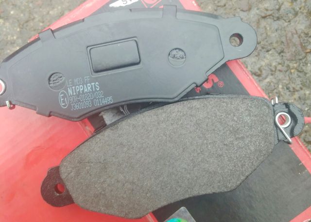 Тормозные колодки Nipparts. Артикул J3601093