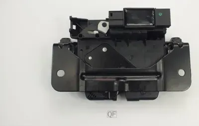 ЗАМОК БАГАЖНИКА (Quattro Freni). Артикул QF22H00063