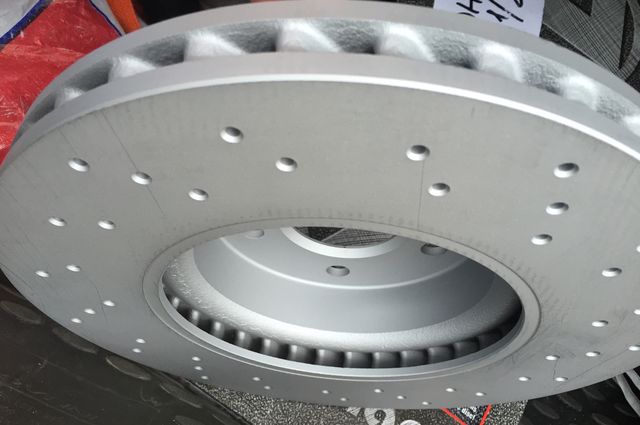 Тормозной диск Zimmermann Coat Z. Артикул 400.3654.20