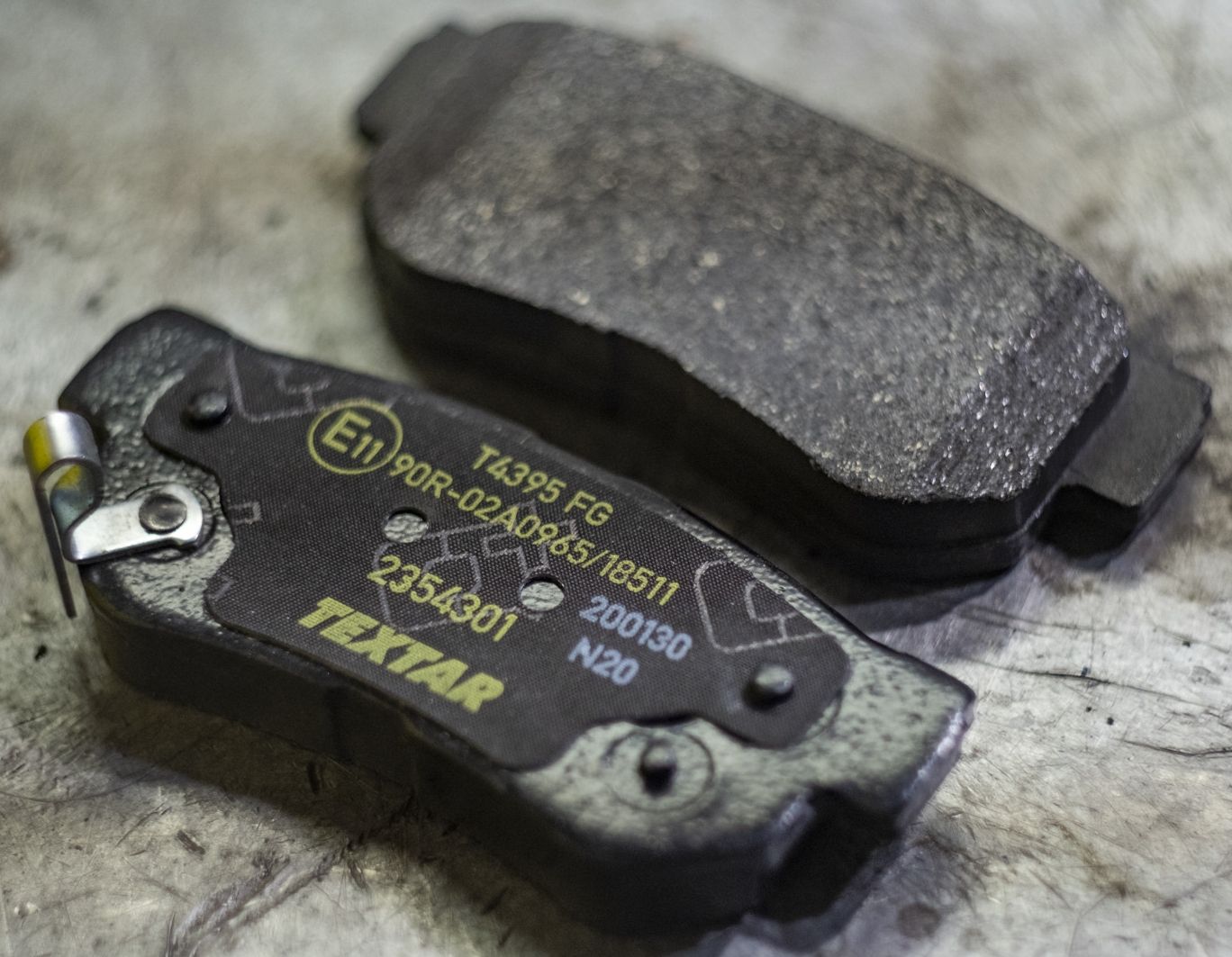 Тормозные колодки Textar Q+. Артикул 2354301