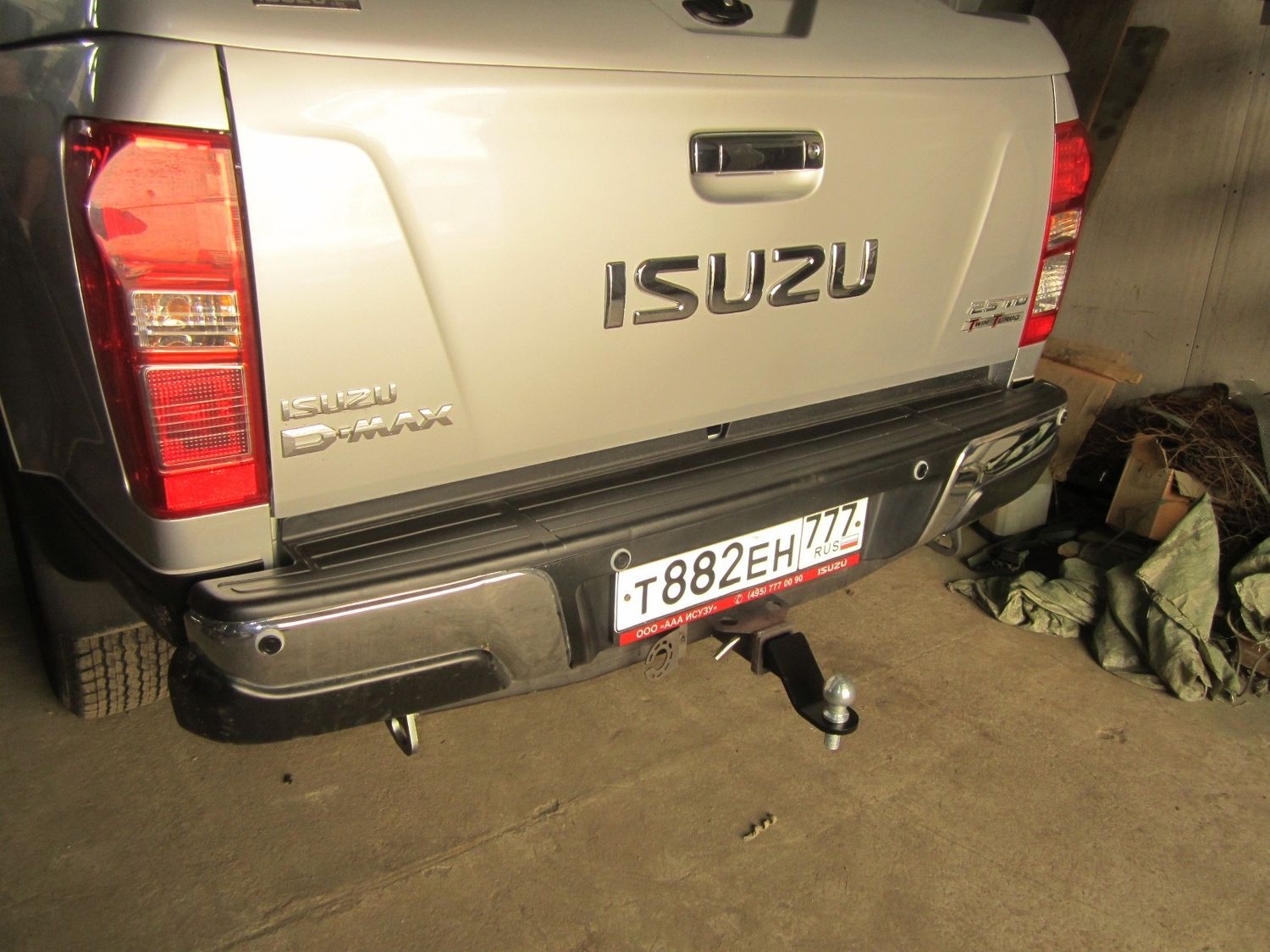 Фаркоп Bizon для Isuzu D-MAX II 2012-2020. Быстросъемный крюк. Артикул FA 0996-E