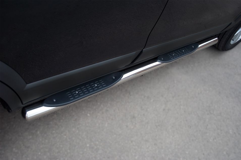 Защита порогов RusStal труба d76 с накладками (вариант 3) для Chevrolet Captiva 2012-2013. Артикул CHCT-0008293