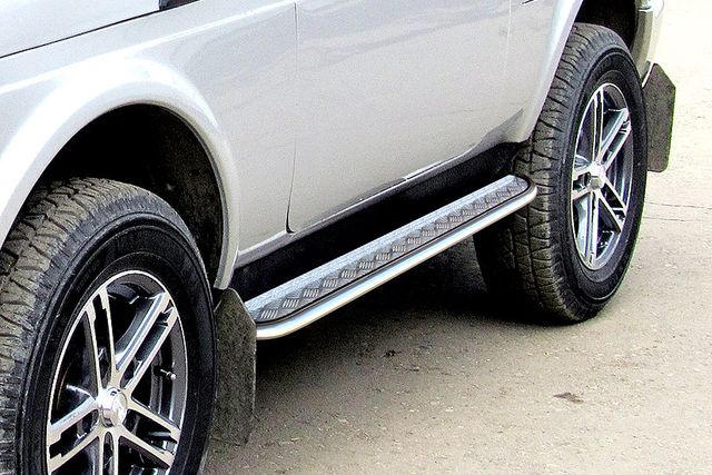 Пороги Slitkoff d42 с листом усиленная для ВАЗ 2121 4х4 Urban 3дв. 2014-2026. Артикул NivUR004