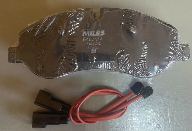 Тормозные колодки Miles (Low-Metallic). Артикул E400414