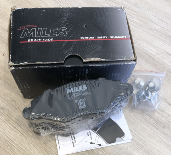 Тормозные колодки Miles (Low-Metallic). Артикул E400171