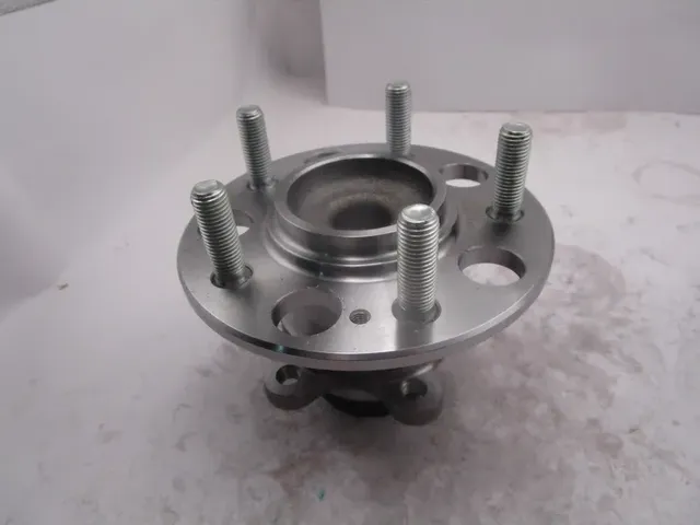 Ступица колеса с подшипником задняя HYUNDAI i30 (FD/GD)  KIA CEE'D 10.2007- (Deqst) Deqst. Артикул 107039