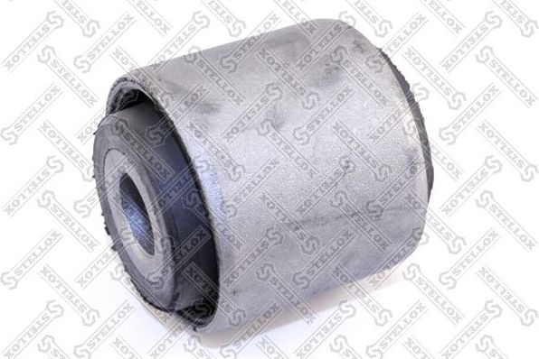 Сайлентблок переднего рычага подвески Stellox. Артикул 87-74122-SX