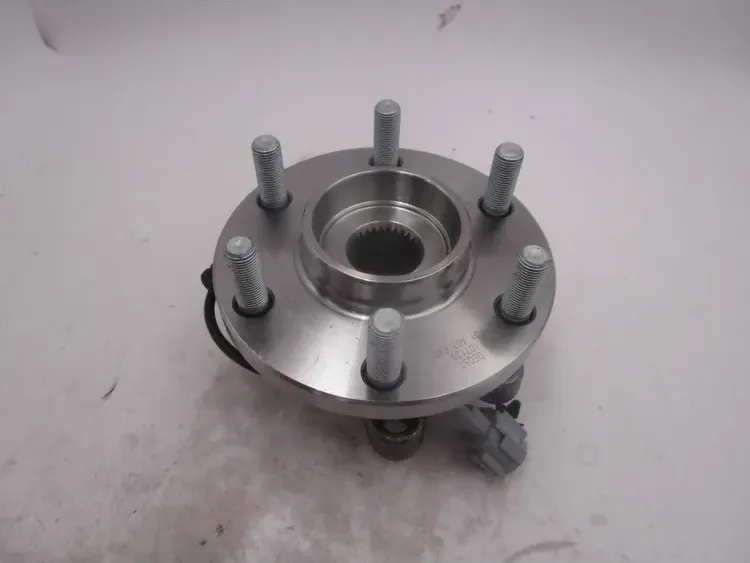 Ступица переднего колеса с подшипником NISSAN PATHFINDER (R51)  NISSAN NAVARA (D40) 2 5dCi 07.2005- (Deqst) Deqst. Артикул 107129