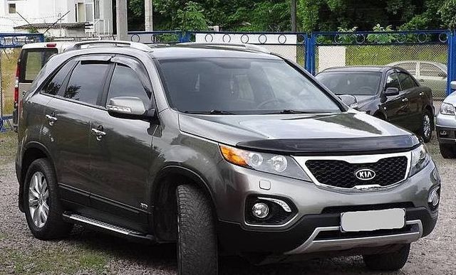 Дефлектор SIM для капота Kia Sorento II 2009-2026. Артикул SKISOR0912