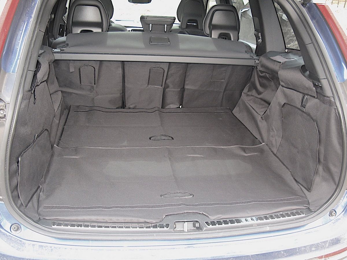 Защитный чехол AUTOSMSTUDIO "Maxi" в багажник автомобиля для Volvo XC90 II (5 мест) 2014-2026, черный. Артикул TP-XC90-II-V6-MAXI-BL