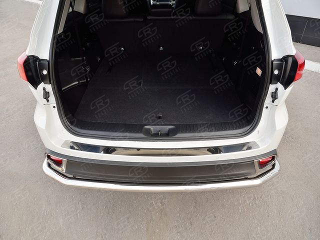 Накладка RusStal на задний бампер (лист нерж зеркальный) для Toyota Highlander 2017-2020. Артикул THRN-002630