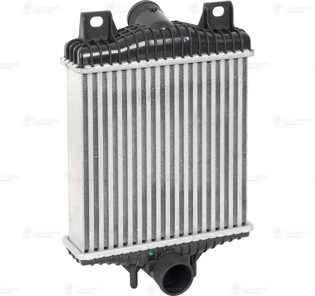 Интеркулер LAND ROVER RANGE ROVER IV/RR SPORT II 12 (Luzar). Артикул LRIC1017