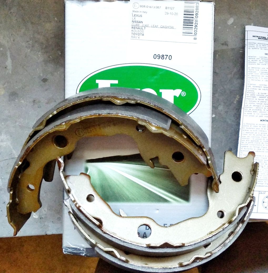 Тормозные колодки (стояночная тормозная система) LPR. Артикул 09870