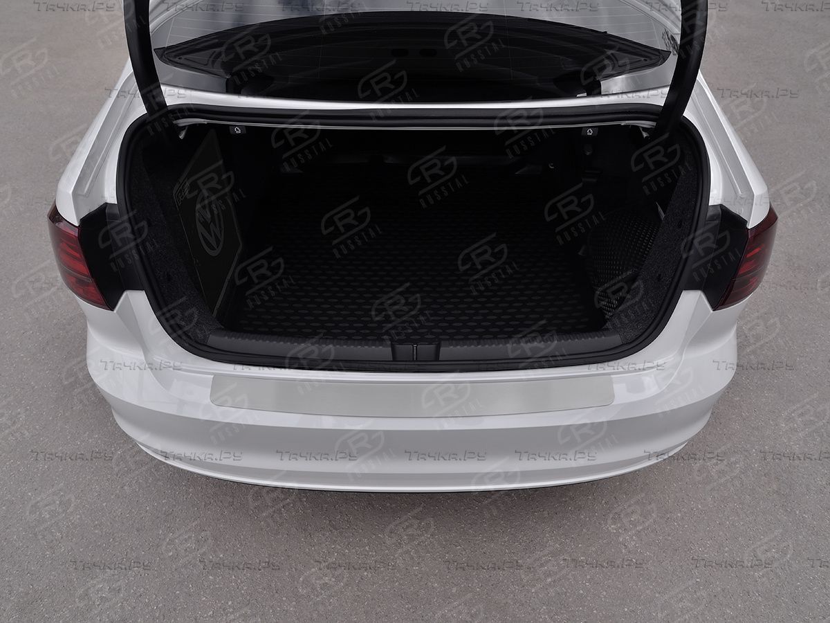 Накладка на задний бампер RusStal для Volkswagen Jetta VI 2014-2018 (лист нерж. шлифованный). Артикул VWJETN-003473