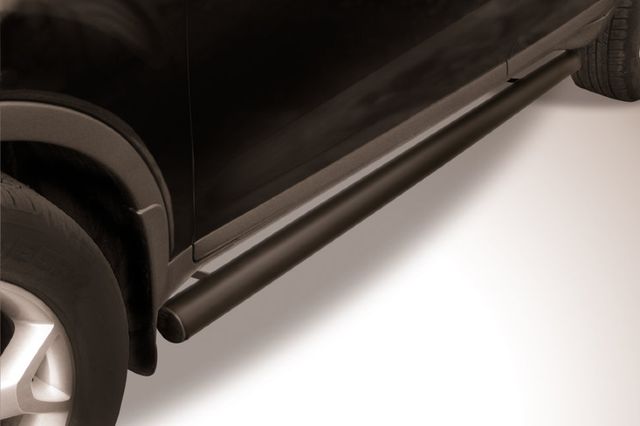 Пороги Slitkoff труба d76 ЧЕРНЫЕ матовые для Ford Kuga I 2008-2012. Артикул FKG008B