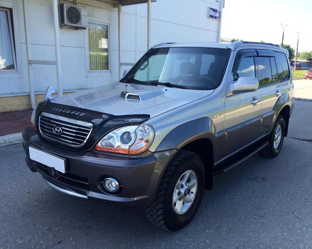 Дефлектор VT52 для капота (c облицовкой радиатора) Hyundai Terracan 2001-2007. Артикул HYD17VT