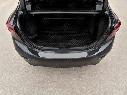 Накладка на задний бампер RusStal для Mazda 3 III 2013-2018 (нерж. зеркало). Артикул MZ3SN-003466