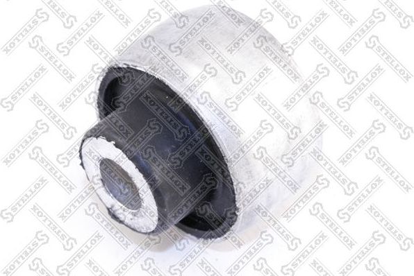 Сайлентблок переднего рычага подвески Stellox. Артикул 87-06832-SX