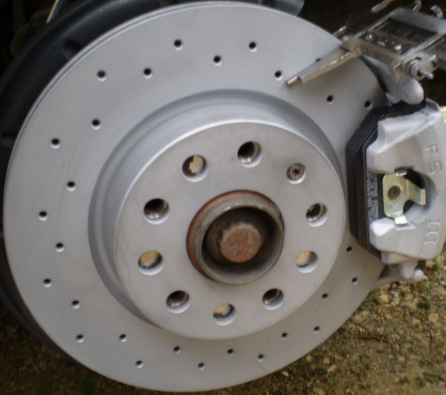 Тормозной диск Zimmermann Sport Coat Z передний для Audi A3 II (8P) 2003-2013. Артикул 600.3233.52