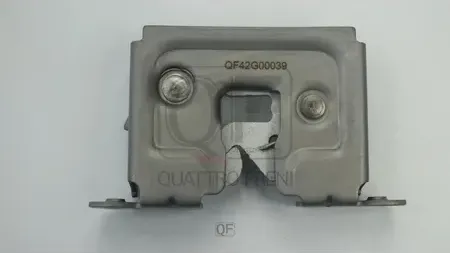 ЗАМОК КАПОТА (Quattro Freni). Артикул QF42G00039