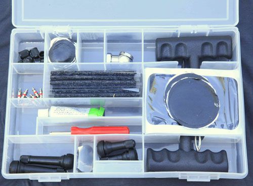 Набор ремонтный China для бескамерных шин и камер с золотниками. Артикул S930