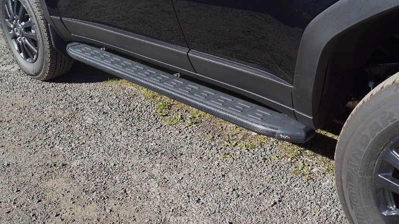Пороги алюминиевые ТСС с пластиковой накладкой 1720 мм для Toyota Land Cruiser Prado 250 2023-2026 Карбон серебро. Артикул TOYLC25024-08BL