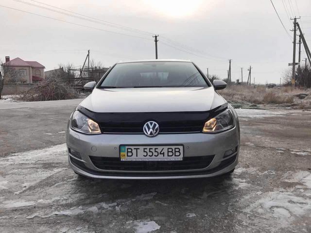 Дефлектор SIM для капота Volkswagen Golf VII универсал 2012-2020. Артикул SVOGOL1312