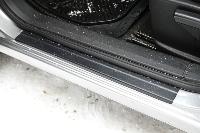 Накладки Русская Артель на внутренние пороги передних дверей для Nissan Qashqai I 2007-2010. Артикул NNQ-008812