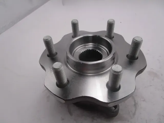 Ступица колеса с подшипником задняя NISSAN PATHFINDER (R51)  NISSAN NAVARA (D40) 2 5dCi 07.2005- (Deqst) Deqst. Артикул 107134