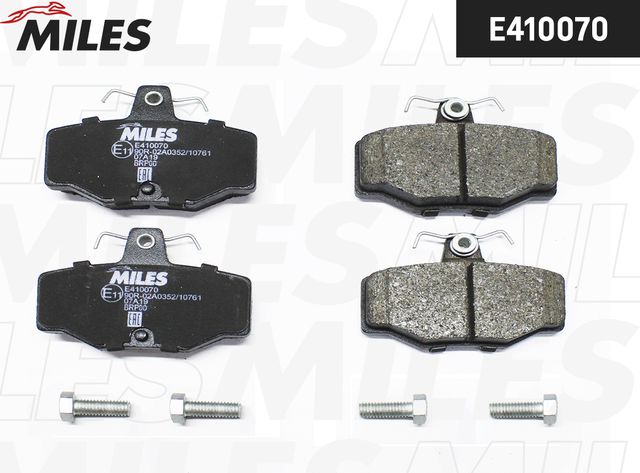 Тормозные колодки Miles (Low-Metallic) задние для Nissan Almera Tino I 2000-2006. Артикул E410070