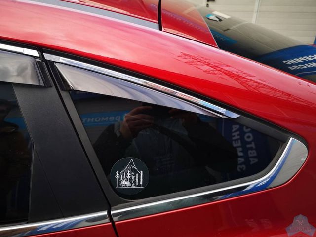 Дефлекторы Cobra Tuning (с хром. молдингом) третья часть Renault Arkana 2019-2026. Артикул R14619(3)CR