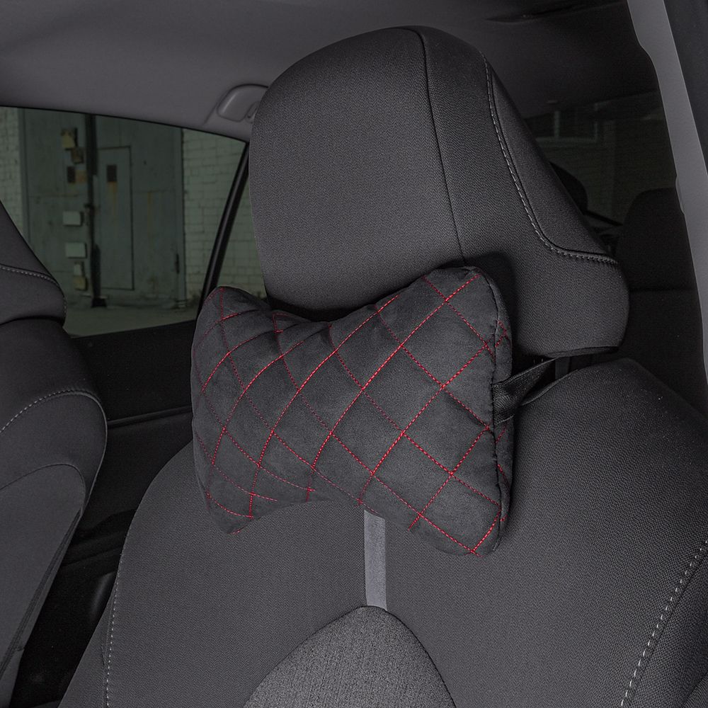 Подушка Rezkon на подголовник Алькантара, цвет Черный/Красный ромб. Артикул 8201051140