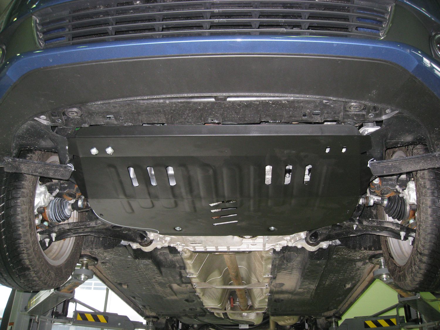 Защита Alfeco для картера и КПП Volkswagen Golf Plus 2009-2014. Артикул ALF.26.28