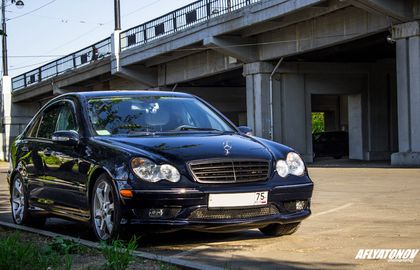 Дефлекторы V-Star для окон Mercedes-Benz C-Класс W203 седан 2000-2007. Артикул D21100