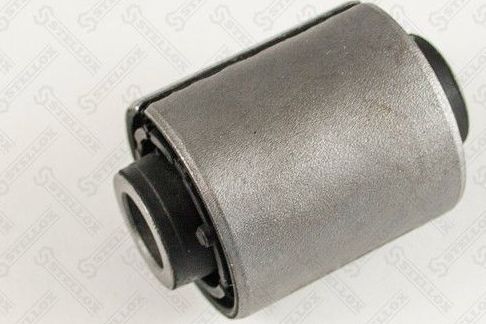 Сайлентблок переднего рычага подвески Stellox. Артикул 77-00529-SX