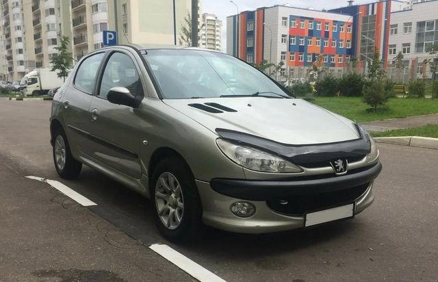 Дефлектор VT52 для капота Peugeot 206 1998-2007. Артикул PG01VT