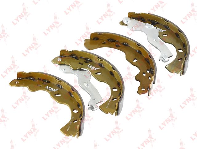 Тормозные колодки LYNXauto. Артикул BS-7304