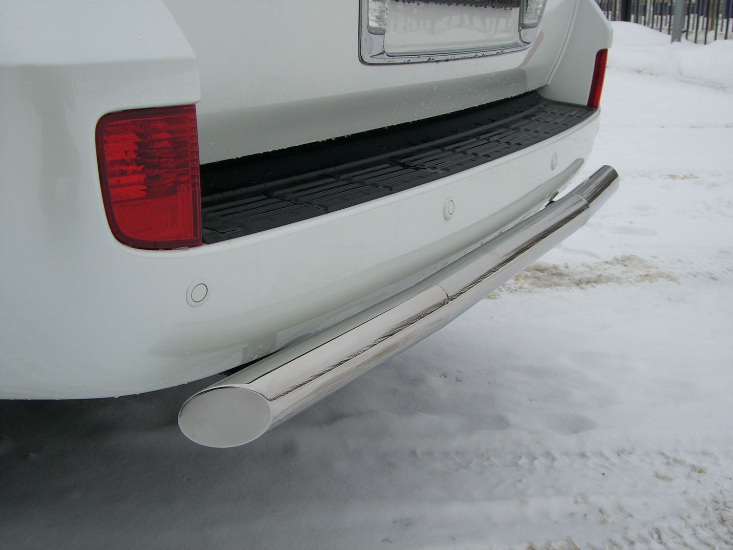 Защита RusStal заднего бампера d76 (секции) для Lexus LX 570 2007-2012. Артикул LLZ-000268