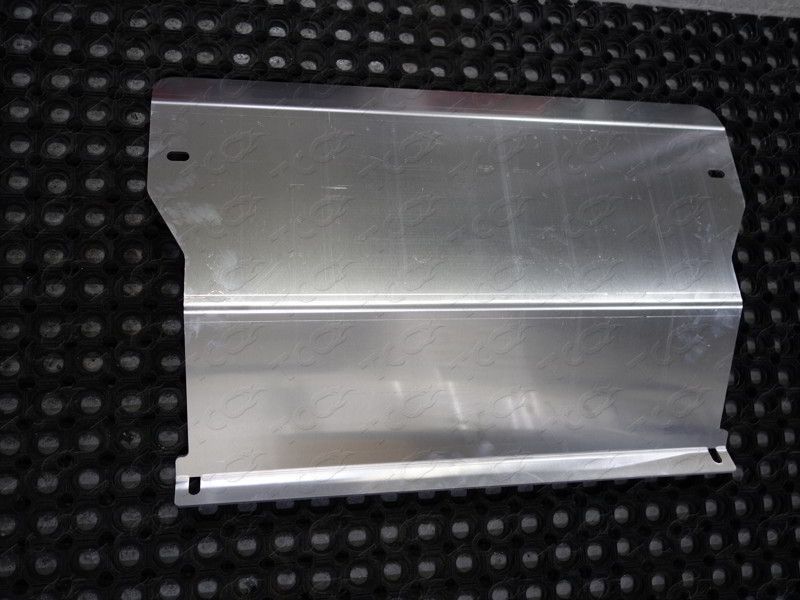 Защита алюминиевая ТСС (4 мм) для рулевых тяг УАЗ Пикап 2008-2016, 2016-2026 (с одним баком пласт.). Артикул ZKTCC00120