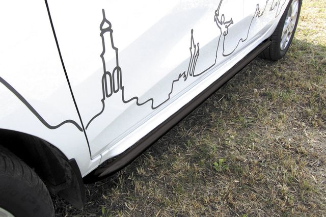 Пороги Slitkoff d42 труба с гибами для Lada Xray 2015-2026 Черные. Артикул LadXR009B