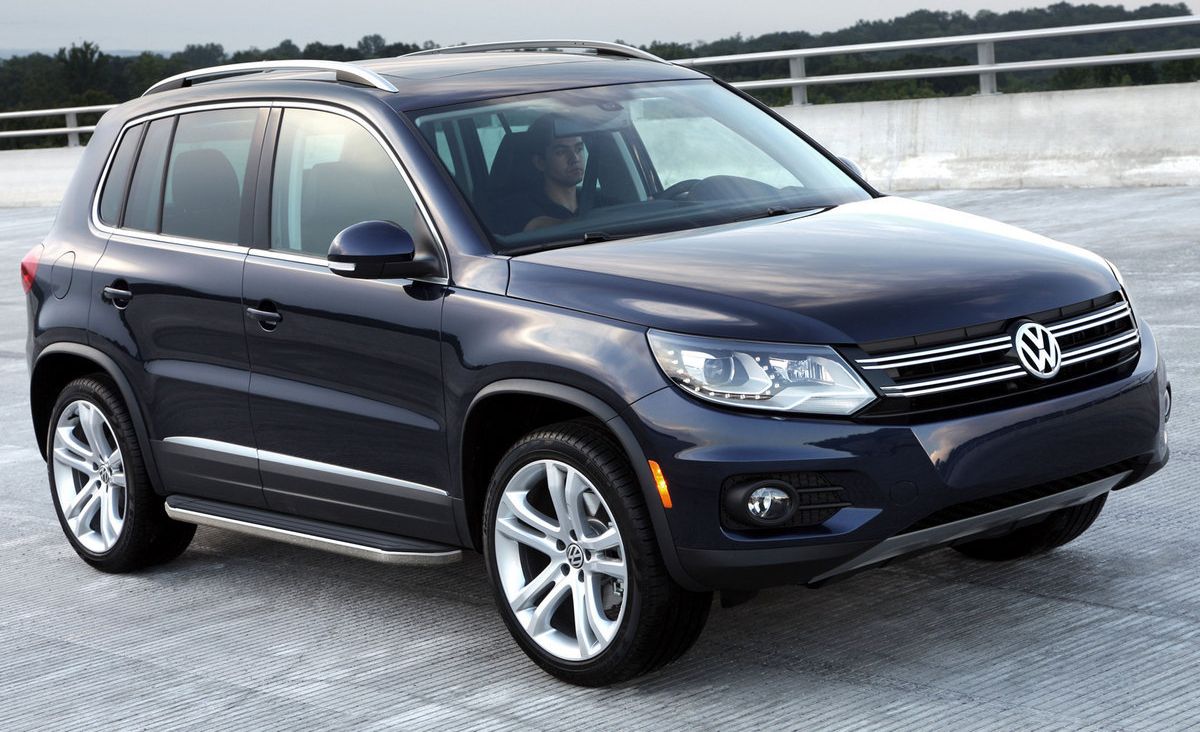 Пороги алюминиевые Rival Premium для Volkswagen Tiguan I рестайлинг 2011-2017. Артикул A173ALP.5802.2