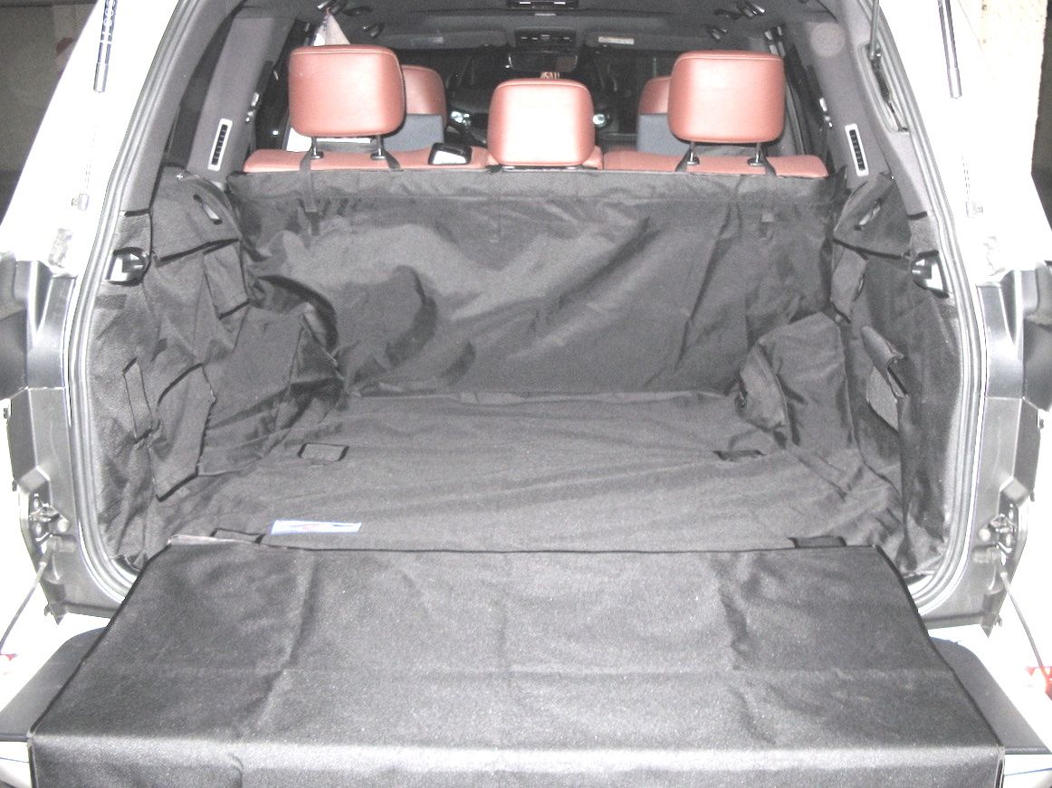 Защитный чехол AUTOSMSTUDIO "Standart" в багажник автомобиля для Toyota Land Cruiser 200 (5 мест) 09.2007-202106.2021, серый. Артикул TP-LX570-STD-GR