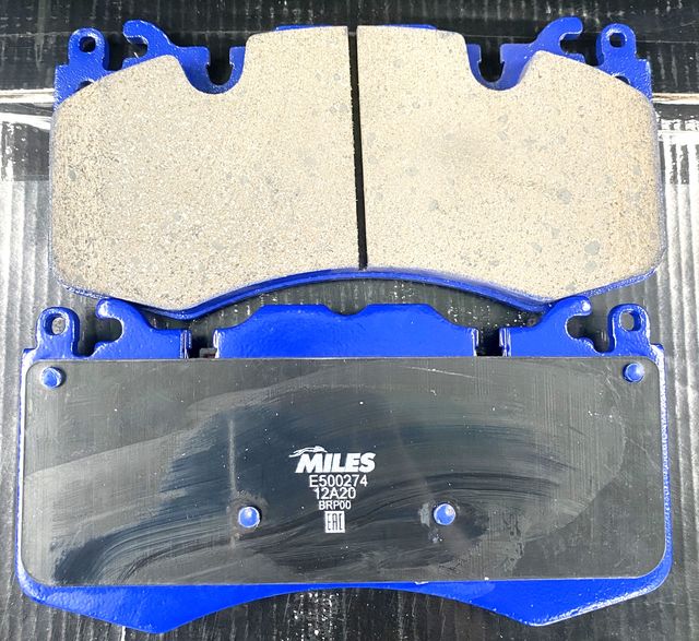Тормозные колодки Miles (Керамика). Артикул E500274