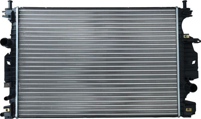 Радиатор охлаждения двигателя Kamoka. Артикул 7705082