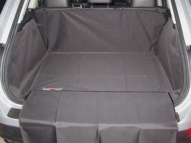 Защитный чехол AUTOSMSTUDIO "Standart" в багажник автомобиля для Volkswagen Touareg II 2010-2018, черный. Артикул TP-VW2TU-STD-BL