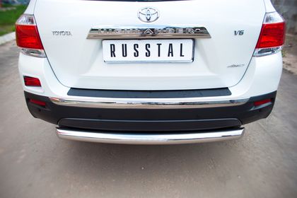 Защита RusStal заднего бампера d76 (дуга) для Toyota Highlander II 2010-2014. Артикул THZ-000742