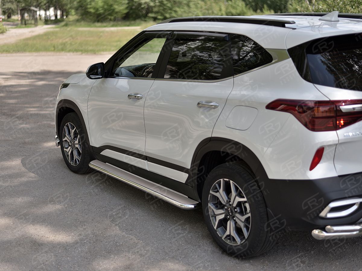 Защита порогов RusStal труба d42 с листом (вариант 3) для Kia Seltos 2020-2026. Артикул KSLL-0034173
